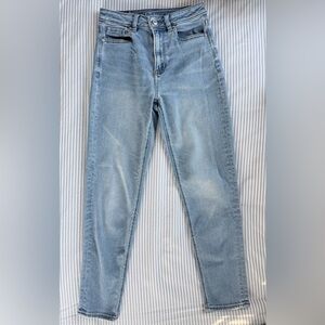American Eagle Outfitters Mom Jean